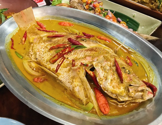 Salah satu pilihan sajian ikan di Mantra Indonesia (Foto: Toshiko Potoboda/kumparan)