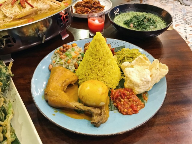 Nasi Campur Samudera. (Foto: Toshiko Potoboda/kumparan)