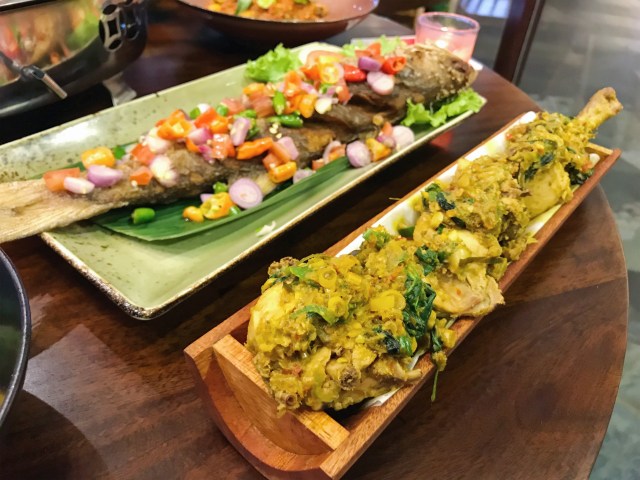 Sajian khas Manado di Mantra Indonesia. (Foto: Toshiko Potoboda/kumparan)