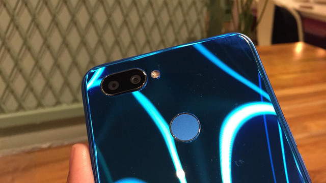 Kamera belakang ganda dan sensor sidik jari di Realme U1. (Foto: Astrid Rahadiani Putri/kumparan)