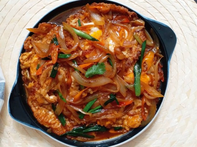 Ilustrasi Telur Ceplok Kecap Pedas (Foto: Instagram @thuliink_)