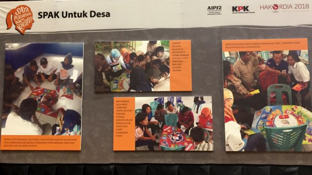 Beberapa foto yang di pamerkan dalam acara diskusi 'Saya Perempuan Anti Korupsi' (SPAK),di Hotel Bidakara, Jakarta Selatan, Rabu, (5/12/18). (Foto: Muhammad Lutfan Darmawan/kumparan)