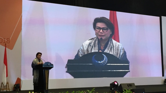 Wakil Ketua KPK,Basaria Panjaitan memberikan sambutan dalam acara diskusi 'Saya Perempuan Anti Korupsi' (SPAK),di Hotel Bidakara, Jakarta Selatan, Rabu, (5/12/18). (Foto: Muhammad Lutfan Darmawan/kumparan)