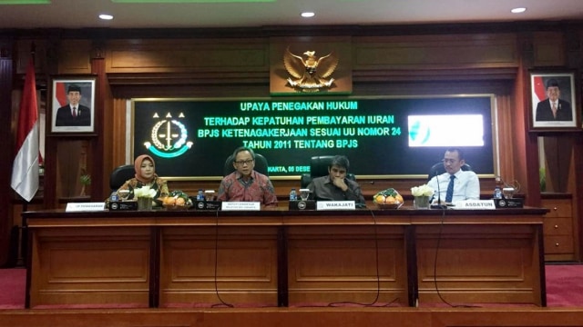 Wakajati DKI Pattor Rahman dan Deputi Direktur BPJS Ketenagakerjaan DKI Ahmaf Hafiz di acara Upaya Penegakan Hukum Terhadap Kepatuhan Penegakan Hukum di Kejati DKI Jakarta. (Foto: Ferry Fadhlurrahman/kumparan)