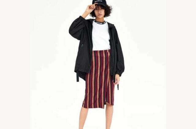 5 Rekomendasi Baju Garis-garis Vertikal dengan Efek Melangsingkan untuk Si Badan Berisi (5)