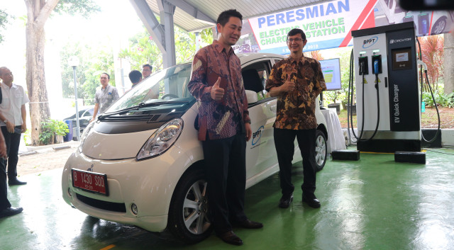 Mitsubishi berpartisipasi dalam uji coba fasilitas pengisian listrik buatan BPPT Foto: Ghulam Muhammad Nayazri/kumparanOTO