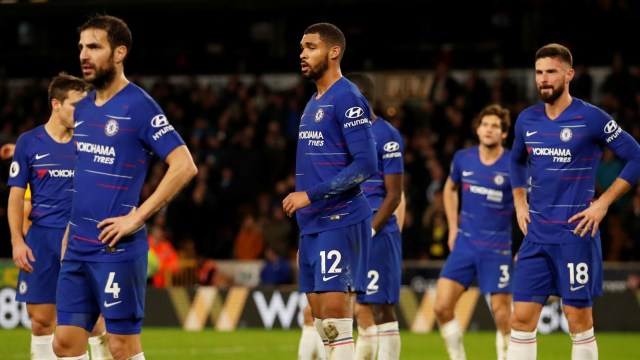 Pemain-pemain Chelsea saat dikalahkan Wolves. Foto: Reuters/Andrew Boyers