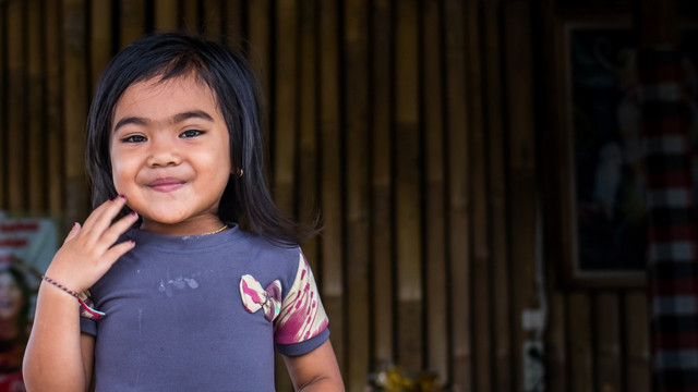 Ilustrasi balita perempuan dengan alis tebal (Foto: Pexels)