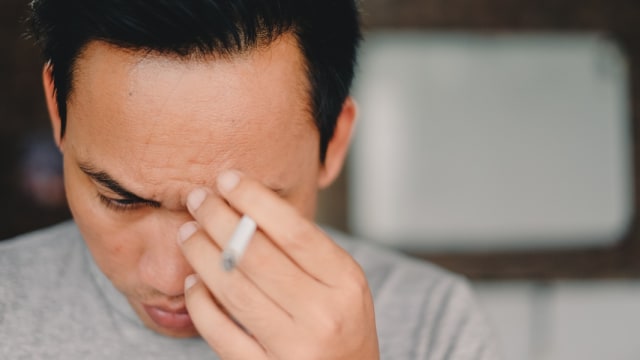 Jangan pernah menyerah mendorong suami berhenti merokok Foto: Unsplash