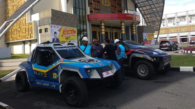 Usai Tempuh 2.810 Km, Mobil Listrik Blits Tiba Padang 