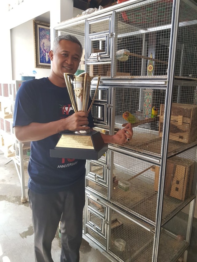 Kusumo dan Sigit Marwanta menerima predikat Burung Legendaris dalam Presiden Cup V (Foto: Dok. Aziz Jupiter)