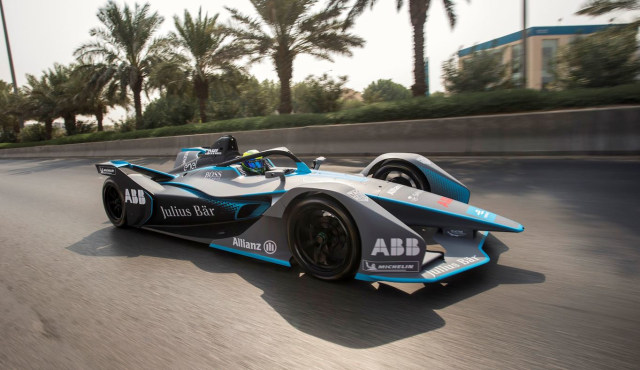 Penampakan Mobil Gen2 Formula E di jalanan Ad Diriyah, Arab Saudi. (Foto: Situs Resmi Formula E)