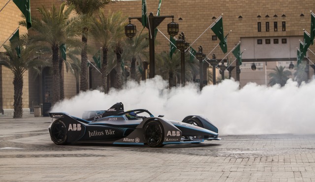 Mobil Gen2 Formula E di Ad Diriyah, Arab Saudi. (Foto: Situs Resmi Formula E)