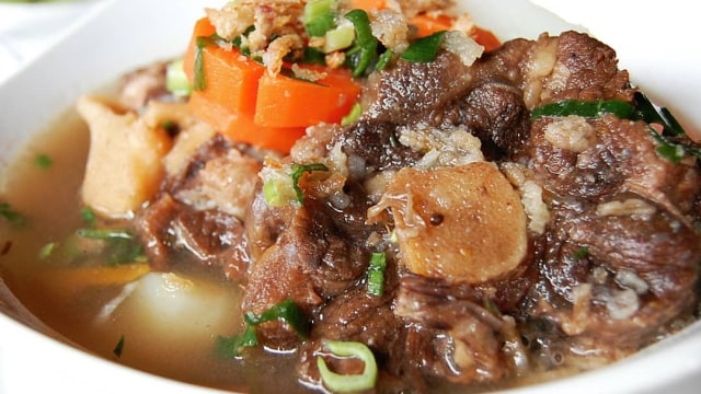 Sup buntut (Foto: Instagram: @district10medan)