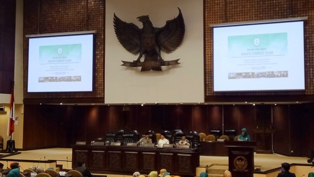 Menteri Agama Lukman Hakim Saifuddin hingga Ketua MPR Zulkifli Hasan, Hadiri Milad 1 Abad Wanita Sarikat Islam di Gedung Nusantara V MPR RI, Jakarta. (Foto: Ferio Pristiawan/kumparan)