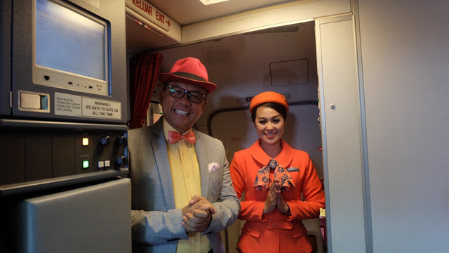 Sambutan Hangat dari Awak Kabin Garuda Indonesia dengan Nuansa Vintage (Foto: Bella Cynthia / kumparan)