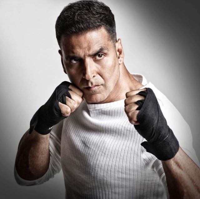 Bukan Shah Rukh Khan, Ini 7 Artis Bollywood Terkaya Tahun 2018 (3)