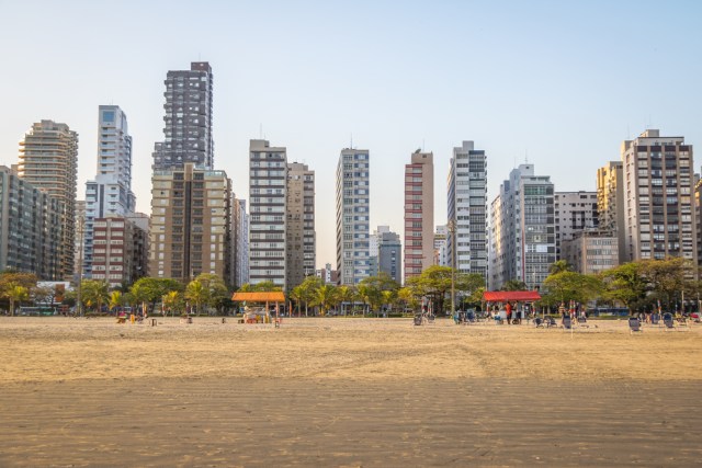 Gedung-gedung miring di Santos (Foto: Shutter Stock)