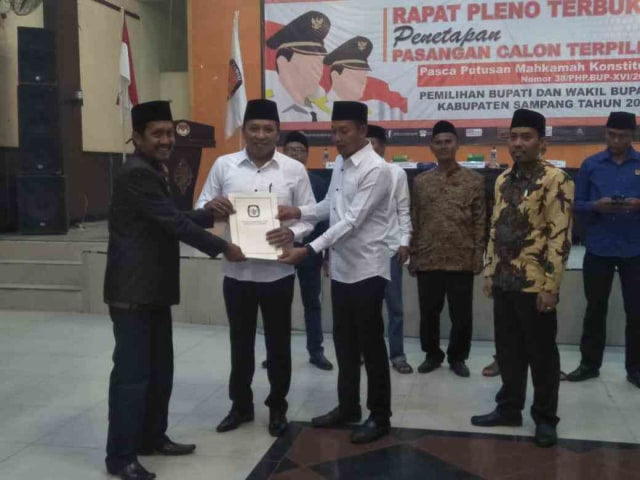 KPU Sampang Tetapkan Paslon Jihad Sebagai Pemenang di Pilkada 2018