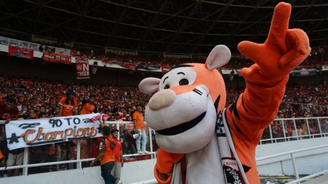 Maskot Persija Jakarta. (Foto: Iqbal Firdaus/kumparan)