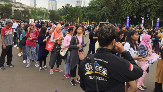 Suasana antrean di konser Hypeday K City Camp 2018, Jakarta, Minggu (9/12).
 (Foto: Masajeng Rahmiasri/kumparan)