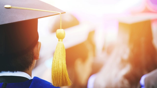 Ilustrasi fresh graduate. Foto: Shutter Stock