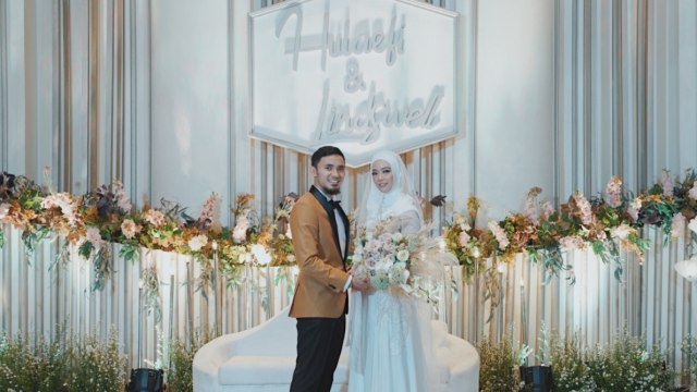 Lindswell dan Hulaefi di lokasi resepsi pernikahan. (Foto: Foto: Dok. Le' Motion)