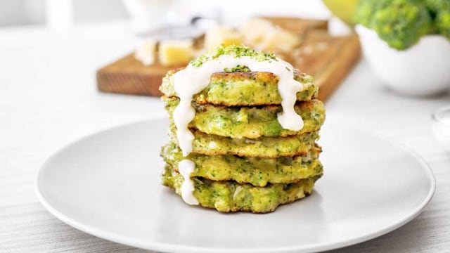 MPASI Anak Alergi: Pancake Oat Broccoli