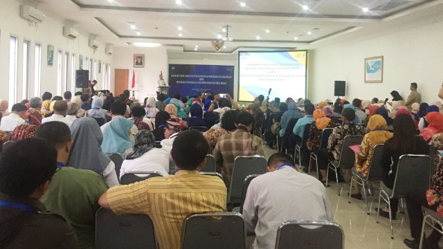 Anies saat menerima penghargaan reksa bahasa (Foto:  Moh Fajri/kumparan)