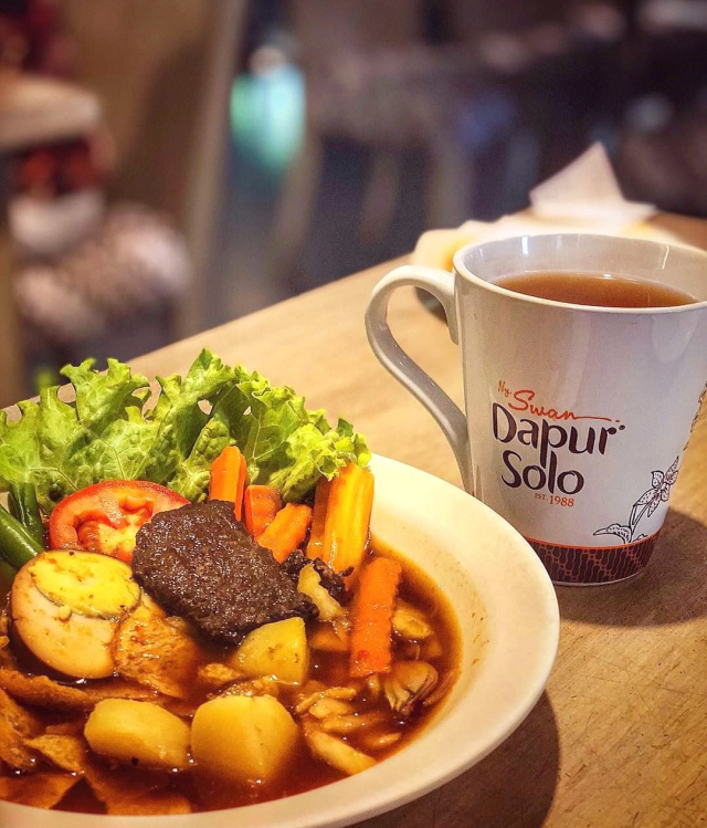 Selat solo khas Dapur Solo Ny Swan (Foto: @songofmarch via Instagram @dapursolo1988)