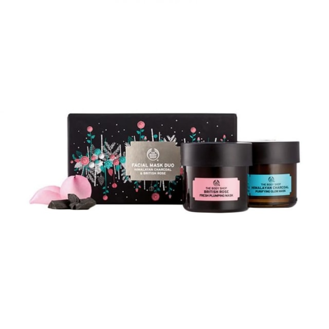 The Body Shop Facial Mask Duo Himalayan Charcoal & British Rose. (Foto: Dok. The Body Shop)