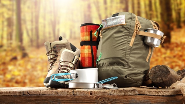 Perlengkapan yang dibutuhkan untuk hiking  (Foto: Shutter Stock )