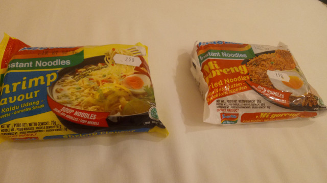Indomie yang dijual di Senegal. (Foto: Andreas Gerry/kumparan)