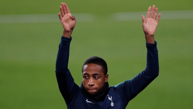 Kyle Walker-Peters di sesi latihan Tottenham. (Foto: Reuters/Paul Childs)