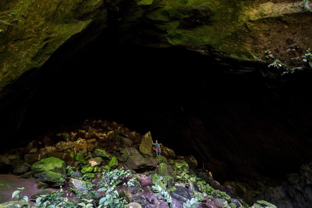 Mulut Goa Batang Toru (Foto: Nanang Sujana)
