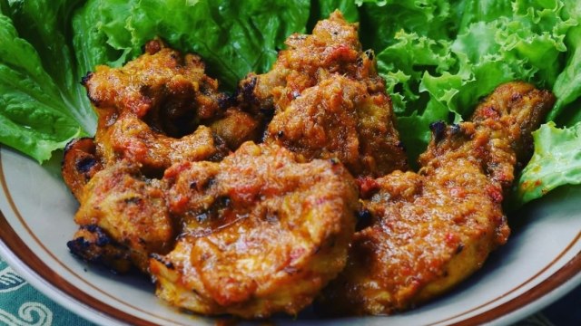 Ayam bakar bumbu rujak (Foto: Instagram: @dapur_mbahkaji)