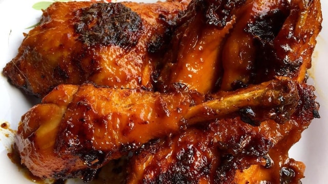Ayam bakar madu (Foto: Instagram: @lilyminarosa)