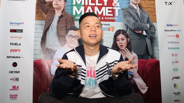 Ernest Prakasa di jumpa pers film Milly & Mamet (Foto: Munady Widjaja)