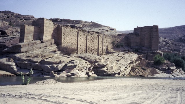 Keruntuhan Bendungan Marib, Buta Ilmu Pengetahuan atau Azab Tuhan