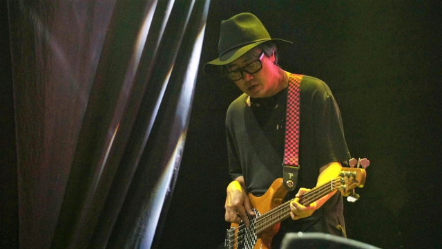 Aksi Thomas Gigi. Foto: Jamal Ramadhan/kumparan