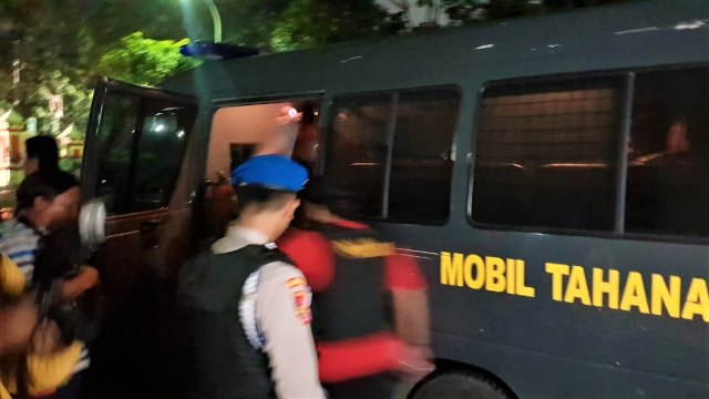 Tahanan di polsek di ungsikan ke Polda. (Foto: Foto: Dok. Istimewa)