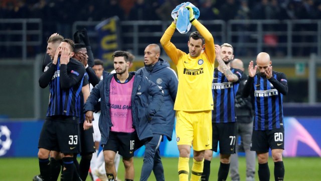 Inter Milan gagal lolos ke 16 besar Liga Champions 2018/19. (Foto: REUTERS/Stefano Rellandini)