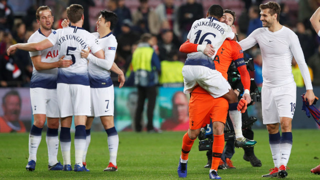Tottenham Hotspur juga yang berbahagia di Camp Nou. (Foto:  REUTERS/Albert Gea)