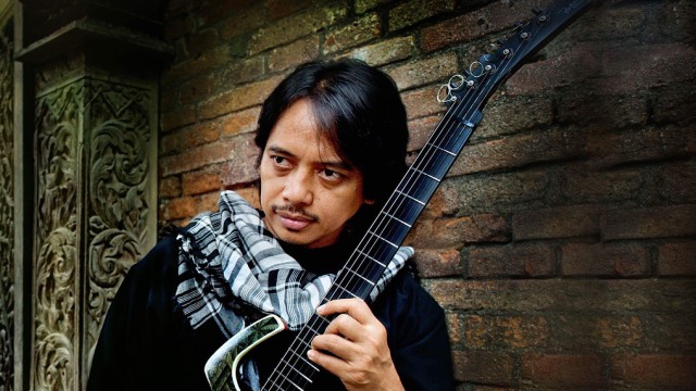 Dewa Budjana (Foto: Instagram @dewabudjana)