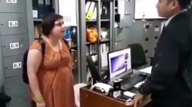 Turis Inggris Penampar Petugas Imigrasi Bali Ngamuk di Persidangan