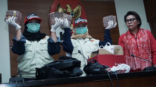 Barang bukti uang hasil operasi tangkap tangan Bupati Cianjur di KPK, Jakarta. (Foto: Kumparan/ Jamal Ramadhan)