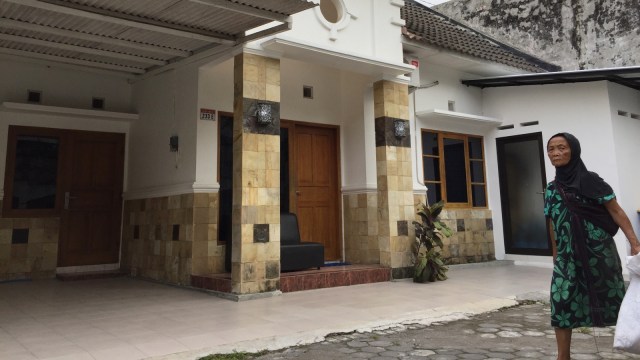 Homestay yang di pakai pesta seks di Jalan Nusa Indah, Karangasem, Condongcatur, Sleman, DIY.  (Foto: Arfiansyah Panji Purnandaru/kumparan)