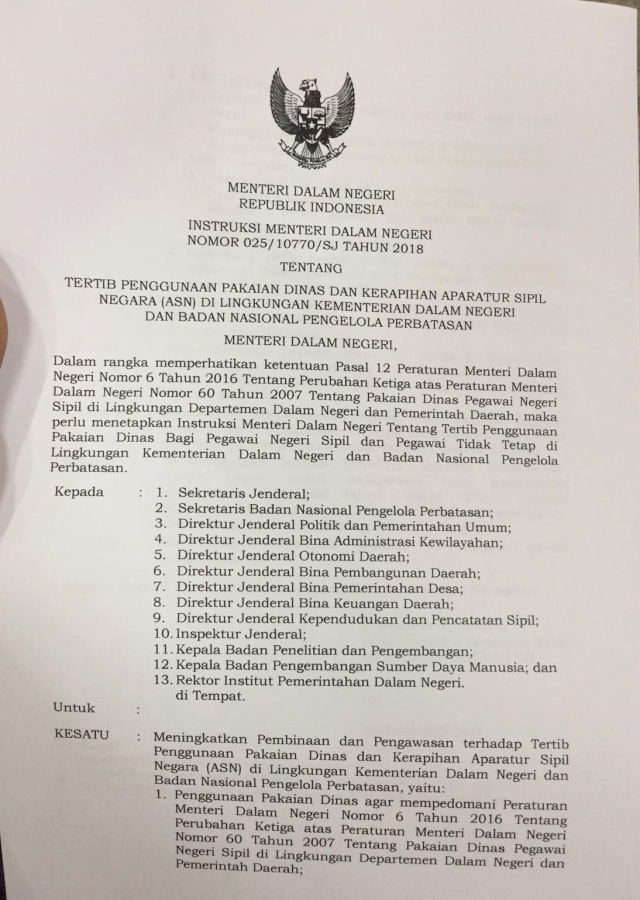 Instruksi Mendagri tentang Pakaian Dinas. (Foto: Andreas Ricky/kumparan)