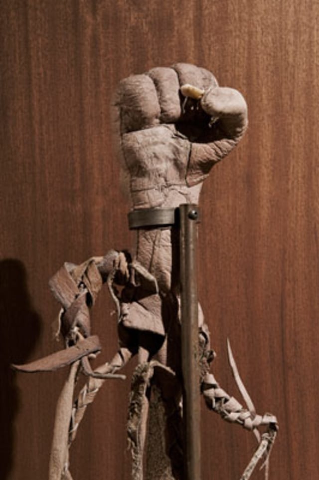 Menengok Deretan Patung di Inggris yang Terbuat dari Kulit Manusia (5)