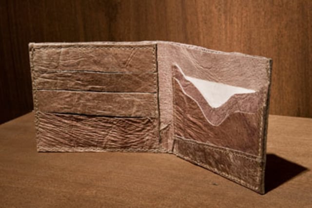 Menengok Deretan Patung di Inggris yang Terbuat dari Kulit Manusia (9)